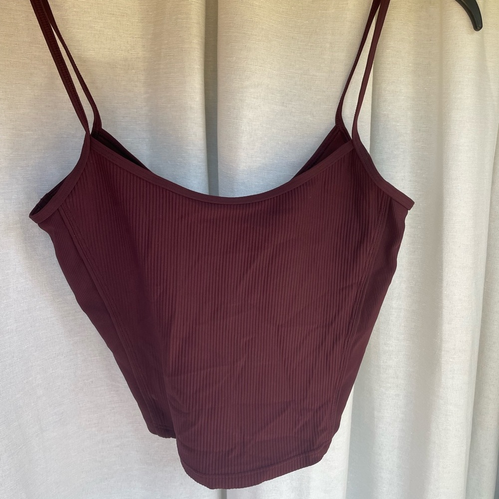 Lululemon twist back top(burgundy)